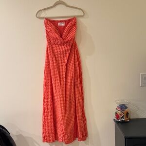 Chic Strapless Gingham Dress in Red